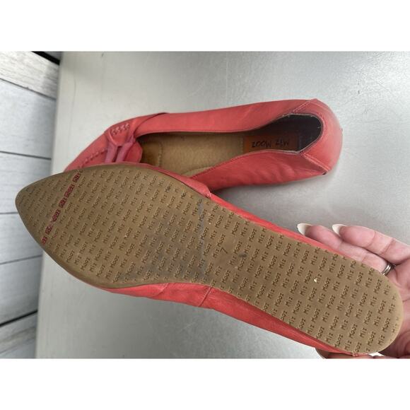 Miz Mooz Pointed Tor Flats Womens Red Leather Slip On Shoes Distressed Size 7 - Picture 6 of 6